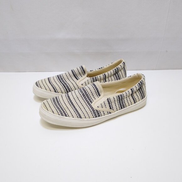 Old Navy Slip-On Sneakers Size 9 V/305979 Black & White Striped Canvas Material - Picture 1 of 7